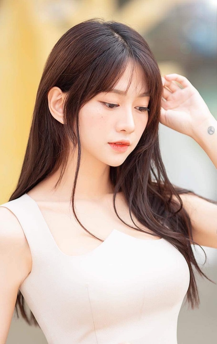 Hotgirl Tik Tok Lê Bống tuyên bố là người chơi hệ 'nuôi trai', hé lộ danh tính nửa kia 1 Hotgirl Tik Tok Lê Bống tuyên bố là người chơi hệ 'nuôi trai', hé lộ danh tính nửa kia 1