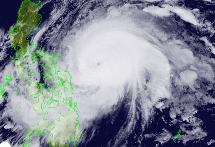 Thông tin mới nhất về siêu bão Surigae giật cấp 17 gần biển Đông 2