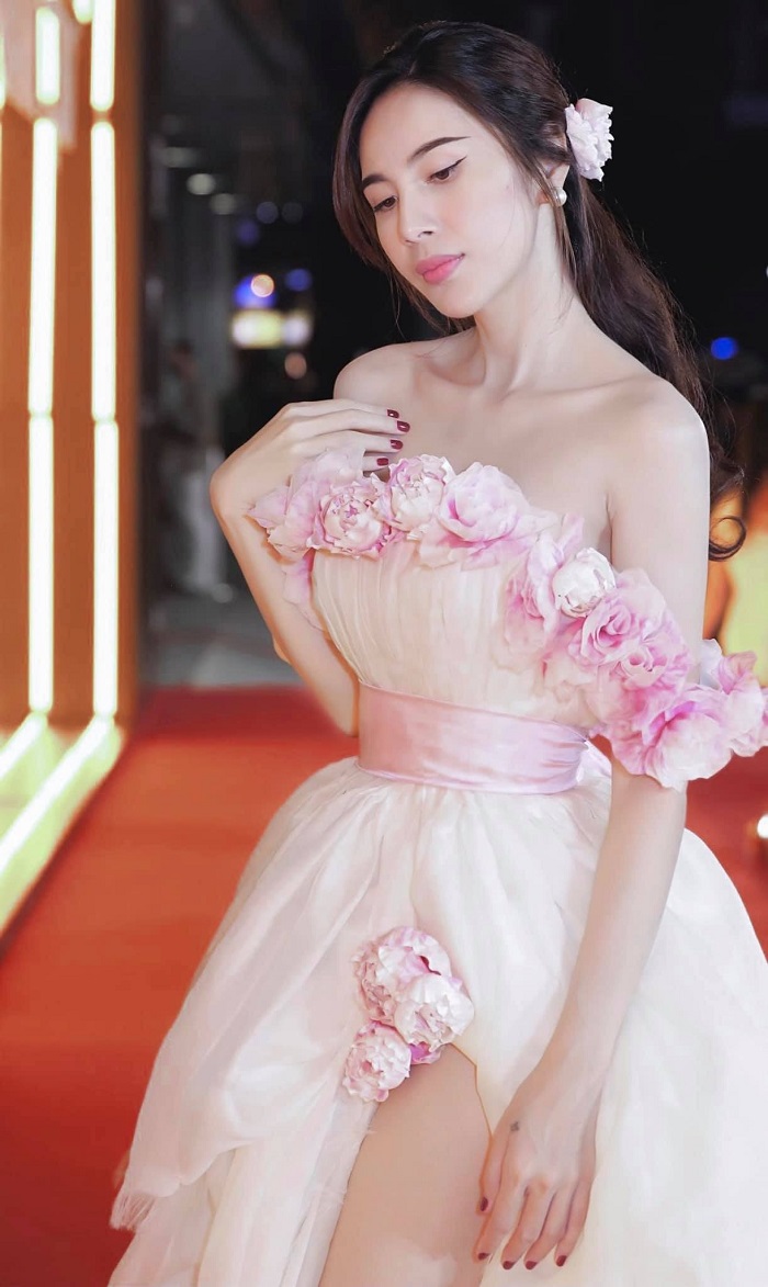 Thủy Tiên thấy phí khi Công Vinh lảng tránh, không dám ngắm gái đẹp 10 Thủy Tiên thấy phí khi Công Vinh lảng tránh, không dám ngắm gái đẹp 10