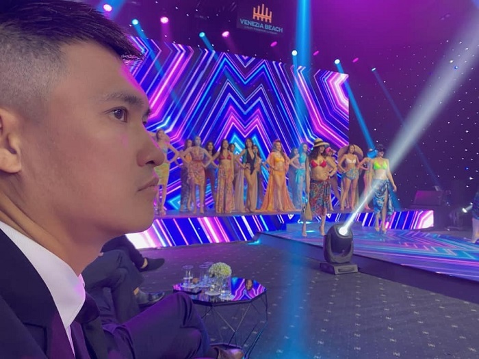 Thủy Tiên thấy phí khi Công Vinh lảng tránh, không dám ngắm gái đẹp 4 Thủy Tiên thấy phí khi Công Vinh lảng tránh, không dám ngắm gái đẹp 4