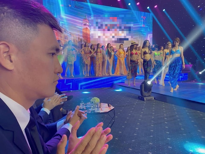 Thủy Tiên thấy phí khi Công Vinh lảng tránh, không dám ngắm gái đẹp 2 Thủy Tiên thấy phí khi Công Vinh lảng tránh, không dám ngắm gái đẹp 2