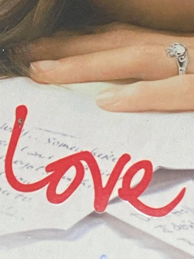 43 bức ảnh 'Love' của Thiều Bảo Trâm và 'nỗi khổ khi yêu' của Sơn Tùng 5 43 bức ảnh 'Love' của Thiều Bảo Trâm và 'nỗi khổ khi yêu' của Sơn Tùng 5