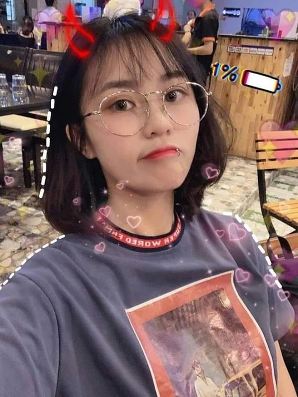 'Nữ hoàng filter' truyền cảm hứng selfie cho mọi fan game gọi tên MisThy 7 'Nữ hoàng filter' truyền cảm hứng selfie cho mọi fan game gọi tên MisThy 7