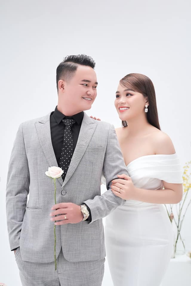 Chuyện tình 5 năm của 'thánh sún' Ngân Thảo đã đơm trái ngọt 9 Chuyện tình 5 năm của 'thánh sún' Ngân Thảo đã đơm trái ngọt 9