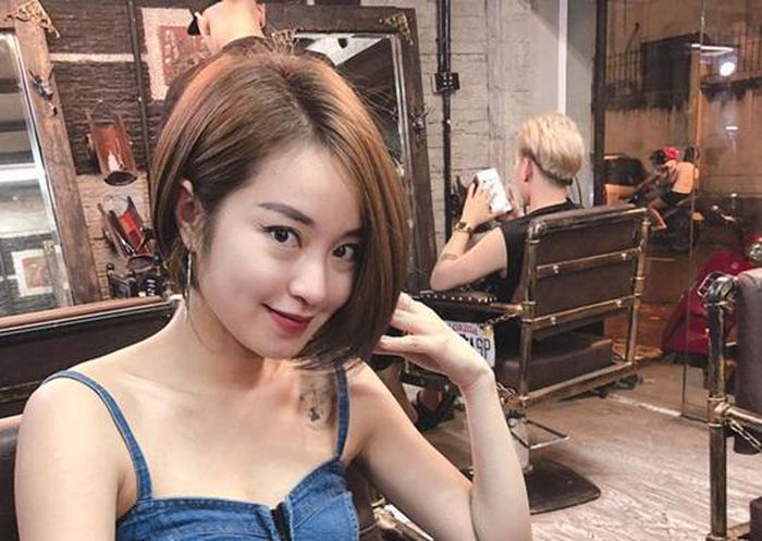 Giữa ồn ào Sơn Tùng, 'người tình MV' của Wanbi Tuấn Anh gây tranh cãi khi chê ai đó phèn: tha cho 'sếp' vì không xứng nhau đâu 2 Giữa ồn ào Sơn Tùng, 'người tình MV' của Wanbi Tuấn Anh gây tranh cãi khi chê ai đó phèn: tha cho 'sếp' vì không xứng nhau đâu 2