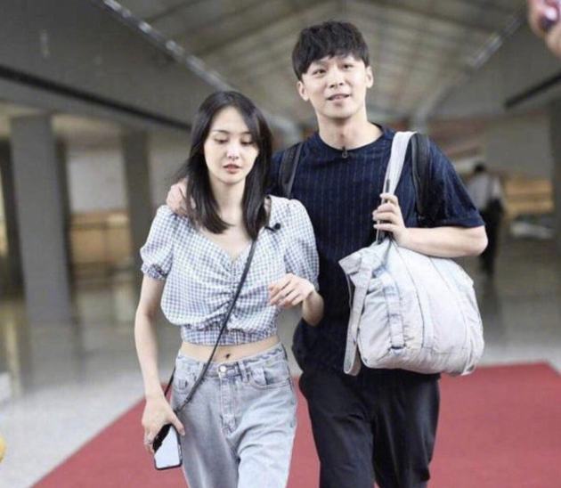 Trương Hằng thoát kiếp 'tra nam' sau khi lộ loạt ảnh miệt mài chăm con vì bị Trịnh Sảng rũ bỏ 4 Trương Hằng thoát kiếp 'tra nam' sau khi lộ loạt ảnh miệt mài chăm con vì bị Trịnh Sảng rũ bỏ 4