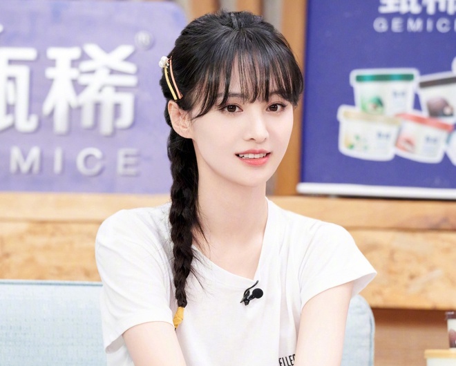 Trương Hằng thoát kiếp 'tra nam' sau khi lộ loạt ảnh miệt mài chăm con vì bị Trịnh Sảng rũ bỏ 1 Trương Hằng thoát kiếp 'tra nam' sau khi lộ loạt ảnh miệt mài chăm con vì bị Trịnh Sảng rũ bỏ 1