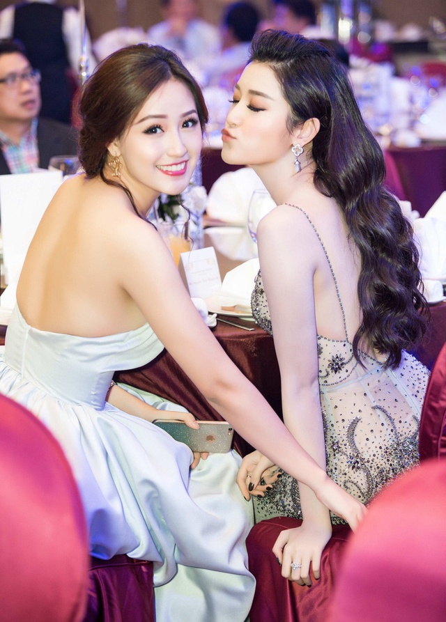 Mai Phương Thúy hết lời ngợi khen vẻ đẹp tựa Địch Lệ Nhiệt Ba của đàn em được xế sang Đặng Lê Nguyên Vũ đưa đón 6 Mai Phương Thúy hết lời ngợi khen vẻ đẹp tựa Địch Lệ Nhiệt Ba của đàn em được xế sang Đặng Lê Nguyên Vũ đưa đón 6