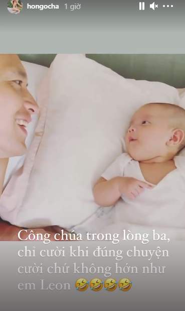 Hành động đáng chú ý của 'mẹ bỉm' Hà Hồ khiến dân tình liên tục réo gọi vào hội 'nghiện con, cuồng chồng' 3 Hành động đáng chú ý của 'mẹ bỉm' Hà Hồ khiến dân tình liên tục réo gọi vào hội 'nghiện con, cuồng chồng' 3