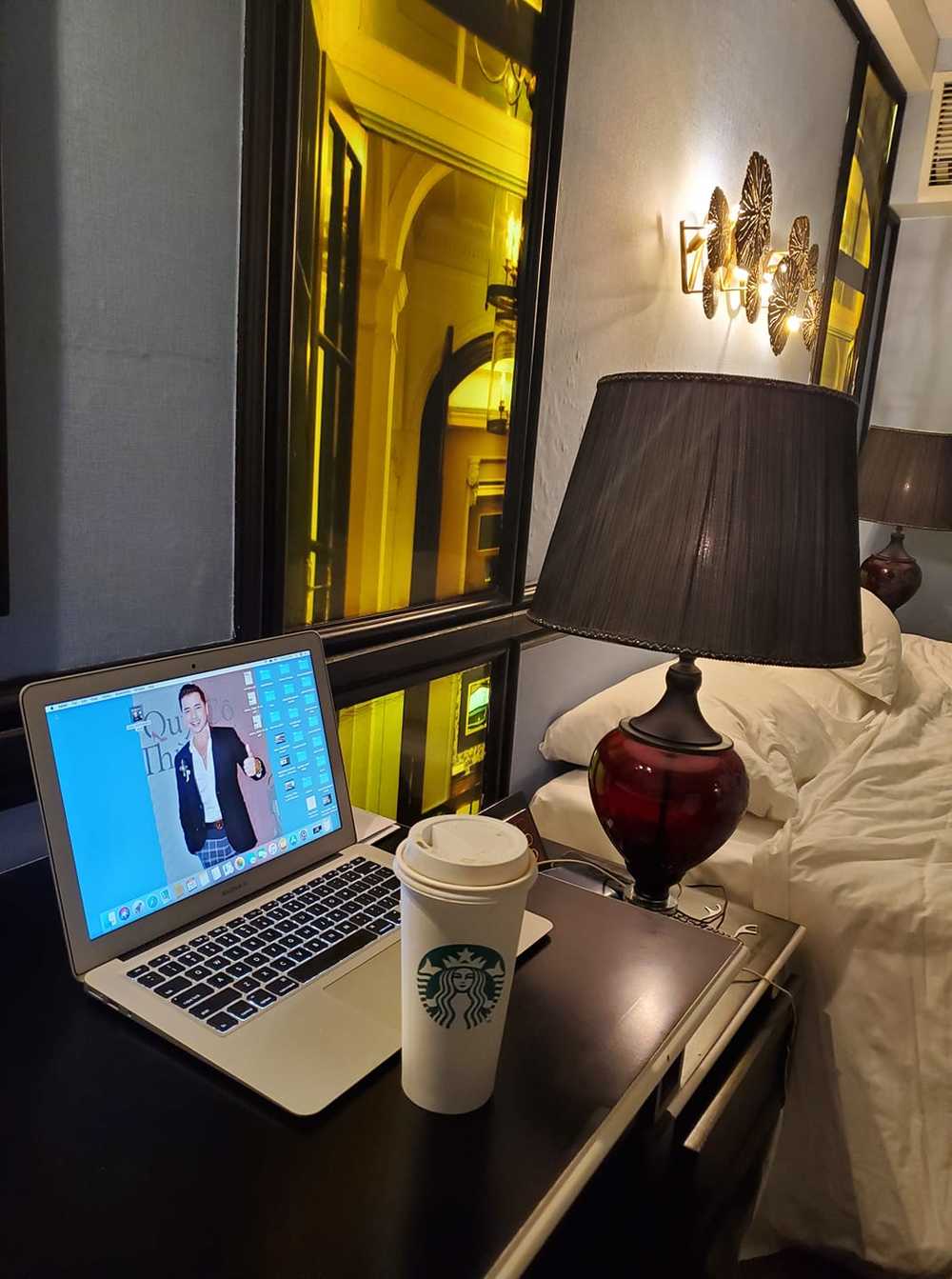 Chồng cũ Hồng Đào lạc lõng, cô đơn khi 1 mình cách ly tại phòng khách sạn 3 Chồng cũ Hồng Đào lạc lõng, cô đơn khi 1 mình cách ly tại phòng khách sạn 3