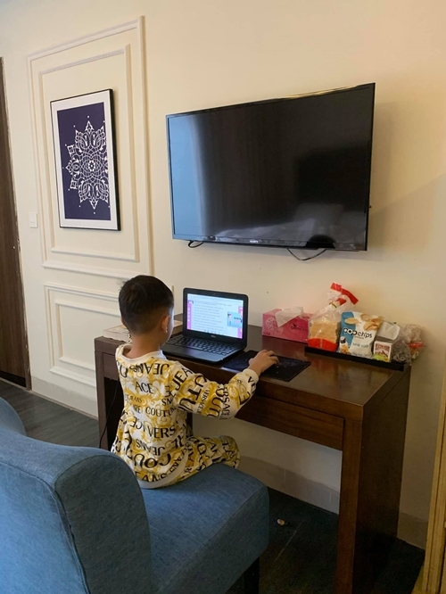 Thanh Thảo cùng con trai ruột Ngô Kiến Huy cách ly 14 ngày trong khu cách ly 4 sao 3 Thanh Thảo cùng con trai ruột Ngô Kiến Huy cách ly 14 ngày trong khu cách ly 4 sao 3