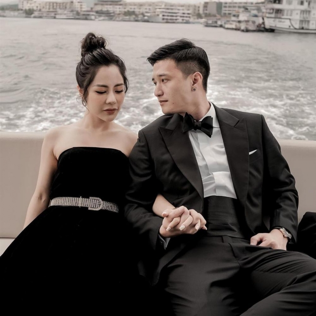 Giữa ồn ào 'trà xanh' Hải Tú - Sơn Tùng, bạn gái single mom đăng đàn cảnh cáo 'tuesday' tán tỉnh Huỳnh Anh 3 Giữa ồn ào 'trà xanh' Hải Tú - Sơn Tùng, bạn gái single mom đăng đàn cảnh cáo 'tuesday' tán tỉnh Huỳnh Anh 3