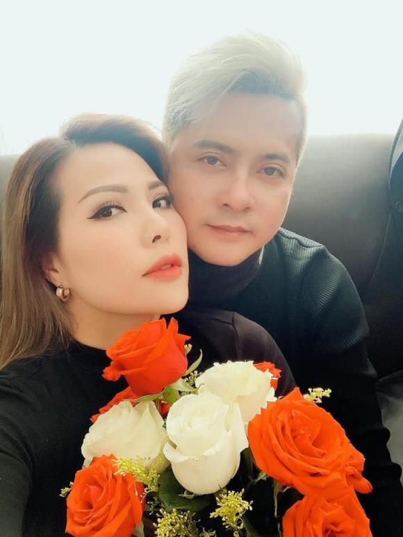 Đón Tết hậu ồn ào ly hôn, 'tình tin đồn' lì xì Hoàng Anh tận 2.000 USD để bày tỏ tình cảm? 1 Đón Tết hậu ồn ào ly hôn, 'tình tin đồn' lì xì Hoàng Anh tận 2.000 USD để bày tỏ tình cảm? 1