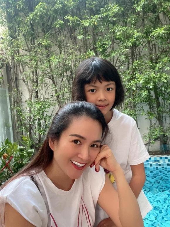Từng bị chê bai lép vế, không xứng với chồng siêu mẫu, nay bà xã Bình Minh lại được hỏi tại sao không thi hoa hậu? 2 Từng bị chê bai lép vế, không xứng với chồng siêu mẫu, nay bà xã Bình Minh lại được hỏi tại sao không thi hoa hậu? 2