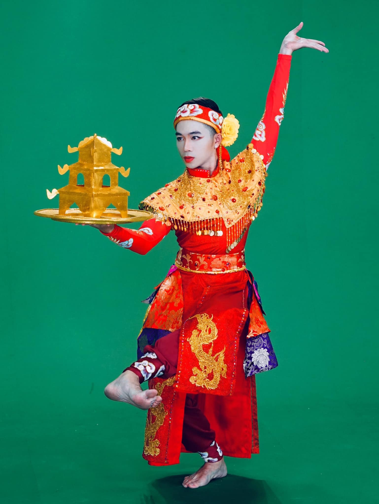 Hotboy tài năng của làng múa, từng khiến Hoài Linh 'ngả mũ' ra đi ở tuổi 29 2 Hotboy tài năng của làng múa, từng khiến Hoài Linh 'ngả mũ' ra đi ở tuổi 29 2