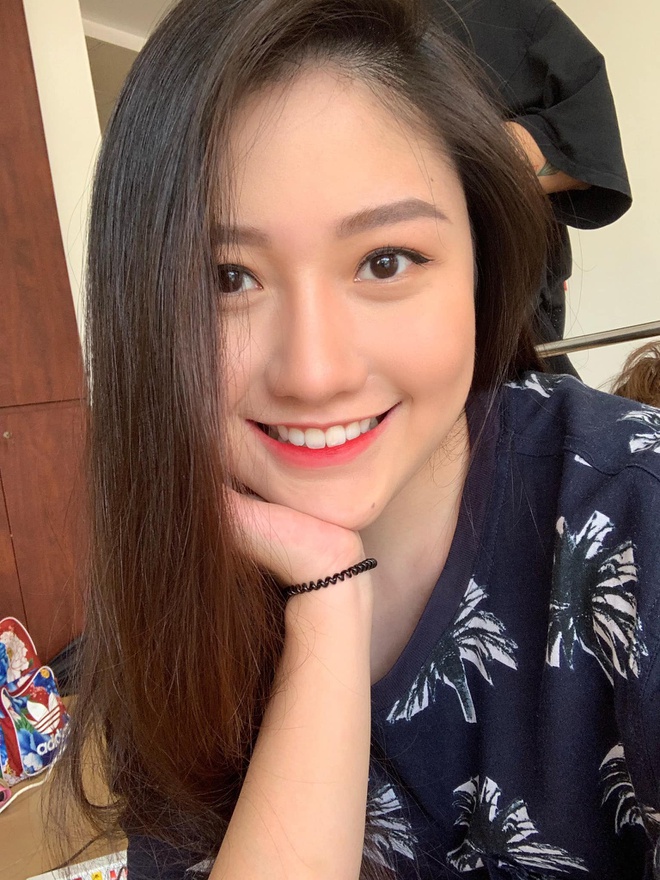 Em gái Trấn Thành 'bóc mẽ' quá khứ 'trẻ trâu' của người anh trai khiến dân tình ngã ngửa 4 Em gái Trấn Thành 'bóc mẽ' quá khứ 'trẻ trâu' của người anh trai khiến dân tình ngã ngửa 4