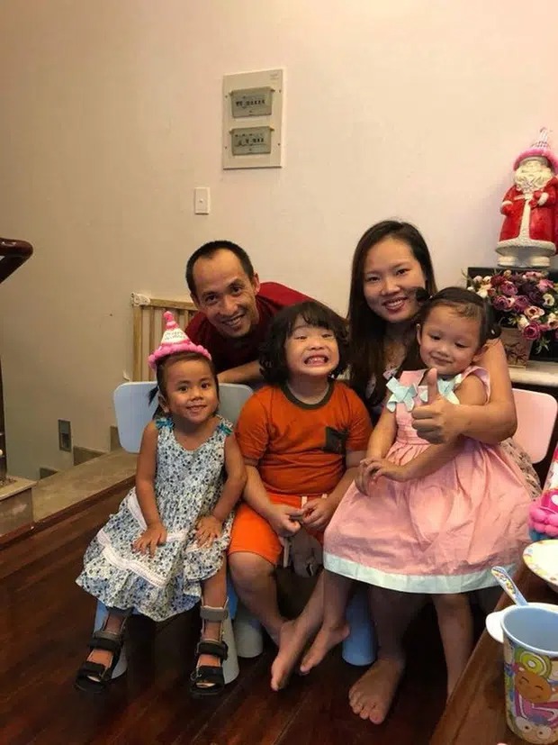 Cuộc sống của em bé Mường Lát không mặc quần áo, ngồi ven đường co ro giữa trời lạnh giờ đây ra sao? 2 Cuộc sống của em bé Mường Lát không mặc quần áo, ngồi ven đường co ro giữa trời lạnh giờ đây ra sao? 2