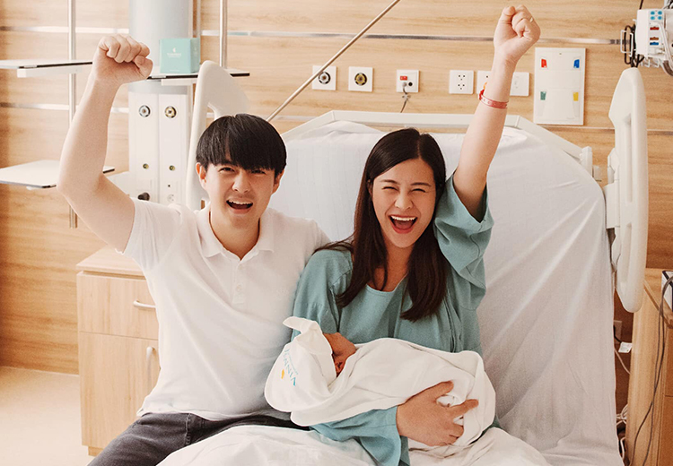 28 Tết, Ông Cao Thắng để lộ ảnh 'giường chiếu' của Đông Nhi với gương mặt mộc, không chút son phấn 2 28 Tết, Ông Cao Thắng để lộ ảnh 'giường chiếu' của Đông Nhi với gương mặt mộc, không chút son phấn 2