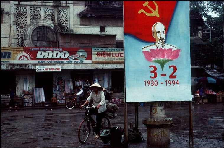 Bồi hồi nhớ lại Tết Hà Nội năm 1994 thông qua bức ảnh của nhiếp ảnh gia người Pháp 1 Bồi hồi nhớ lại Tết Hà Nội năm 1994 thông qua bức ảnh của nhiếp ảnh gia người Pháp 1