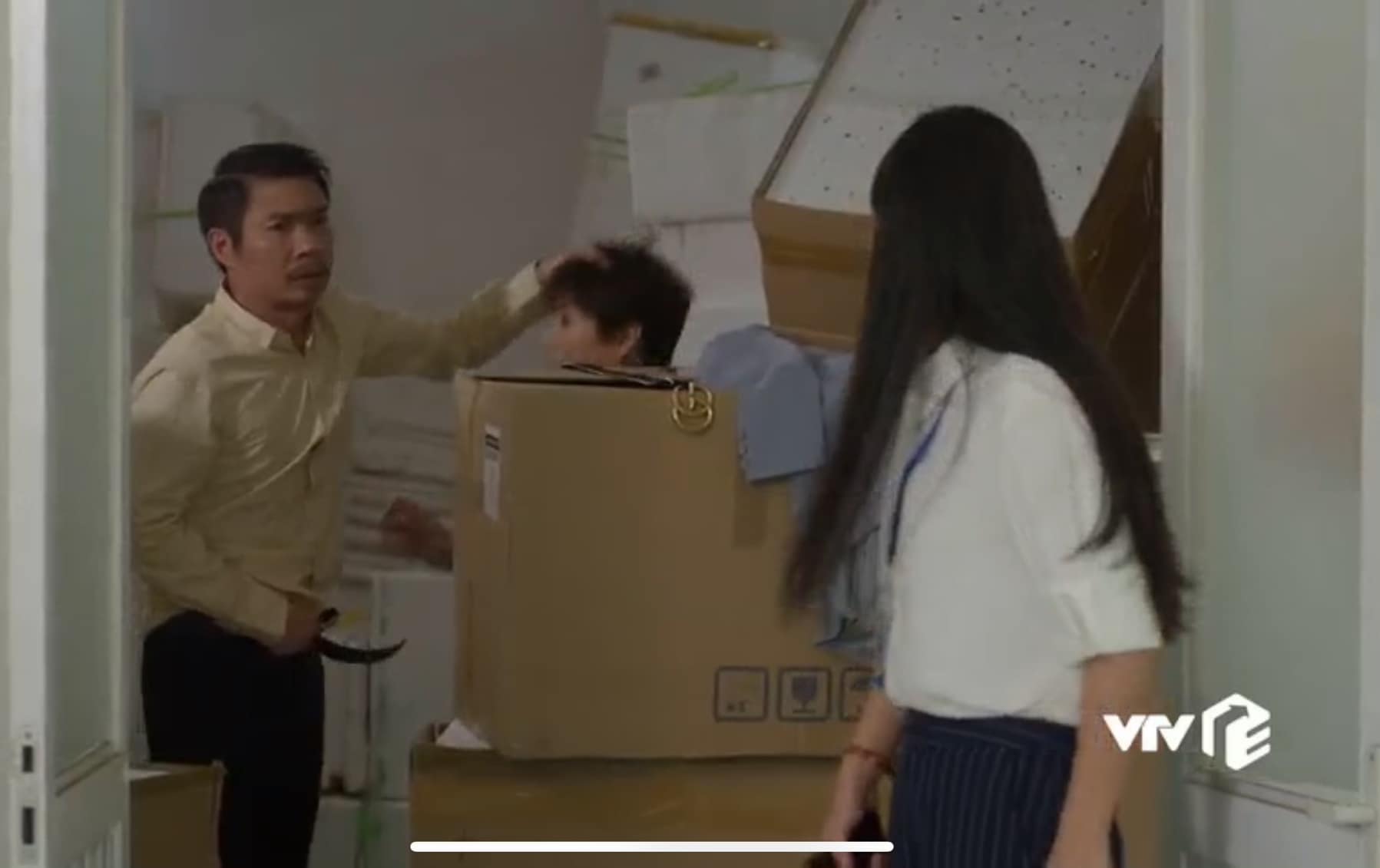 Vẻ cuốn hút ngoài đời của nữ diễn viên 'vụng trộm' với Công Lý trong Hướng dương ngược nắng 1 Vẻ cuốn hút ngoài đời của nữ diễn viên 'vụng trộm' với Công Lý trong Hướng dương ngược nắng 1