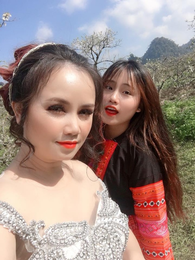 Diện mạo xinh đẹp của 2 con gái lớn nhà 'cô Xuyến' Hoàng Yến 6 Diện mạo xinh đẹp của 2 con gái lớn nhà 'cô Xuyến' Hoàng Yến 6