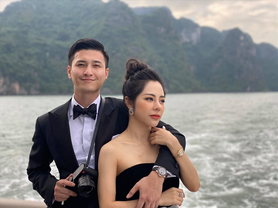 Huỳnh Anh lại bị tố 'lươn lẹo' mua nhẫn cầu hôn, phải gửi lời xin lỗi 2 lần chỉ trong 3 ngày vướng thị phi 4 Huỳnh Anh lại bị tố 'lươn lẹo' mua nhẫn cầu hôn, phải gửi lời xin lỗi 2 lần chỉ trong 3 ngày vướng thị phi 4