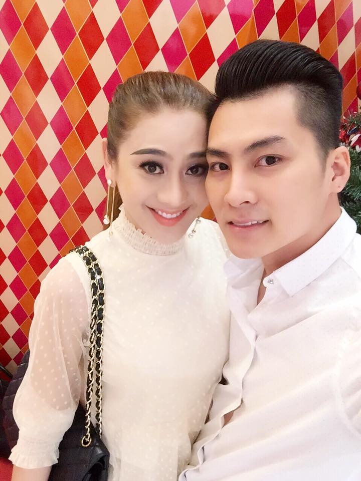 Điều chưa từng hé lộ trong cuộc hôn nhân của Lâm Khánh Chi: Từng nghĩ ông xã là gay, không sợ dị nghị khi bị gắn mác 'trà xanh' 2 Điều chưa từng hé lộ trong cuộc hôn nhân của Lâm Khánh Chi: Từng nghĩ ông xã là gay, không sợ dị nghị khi bị gắn mác 'trà xanh' 2