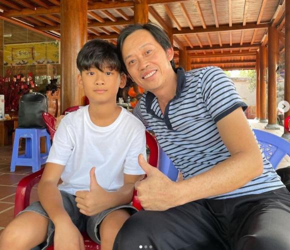 Vừa vướng nghi vấn sống chung, Lệ Quyên đã có hành động gắn kết tình cảm giữa con riêng và tình trẻ Lâm Bảo Châu 2 Vừa vướng nghi vấn sống chung, Lệ Quyên đã có hành động gắn kết tình cảm giữa con riêng và tình trẻ Lâm Bảo Châu 2