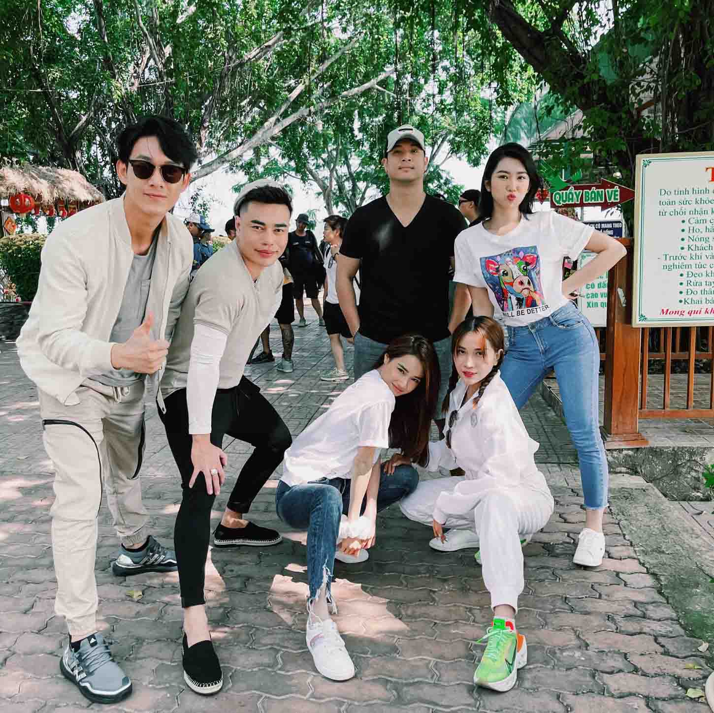 Từng lộ dung mạo mỹ miều hậu sinh con, Nhã Phương vẫn phải tự ti, lấp liếm vóc dáng khi đứng cạnh người bạn thân 1 Từng lộ dung mạo mỹ miều hậu sinh con, Nhã Phương vẫn phải tự ti, lấp liếm vóc dáng khi đứng cạnh người bạn thân 1