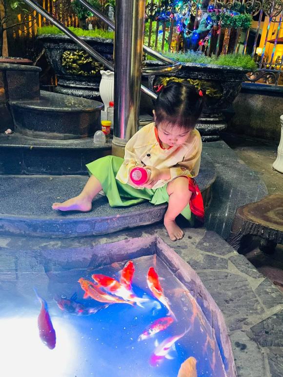 Lần hiếm hoi đón xuân ở quê hương, Thanh Thảo đưa con trai Ngô Kiến Huy đến thăm biệt thự của Ngọc Sơn 3 Lần hiếm hoi đón xuân ở quê hương, Thanh Thảo đưa con trai Ngô Kiến Huy đến thăm biệt thự của Ngọc Sơn 3