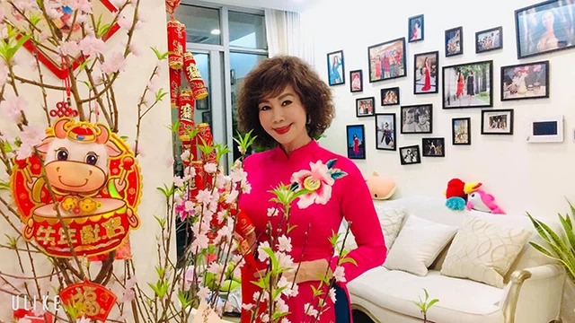Cuộc sống ở tuổi 64 của cựu phát thành viên từng lồng tiếng 'Bao Thanh Thiên' huyền thoại một thời 3 Cuộc sống ở tuổi 64 của cựu phát thành viên từng lồng tiếng 'Bao Thanh Thiên' huyền thoại một thời 3