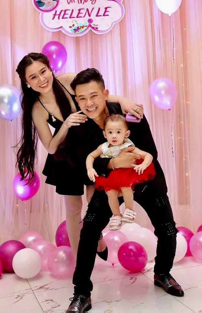 Từng bị tố tham tiền phúng điếu, Linh Lan công khai làm sáng tỏ nhiều hoài nghi, 'gột rửa' danh tiếng cho mình sau sự ra đi của Vân Quang Long 4 Từng bị tố tham tiền phúng điếu, Linh Lan công khai làm sáng tỏ nhiều hoài nghi, 'gột rửa' danh tiếng cho mình sau sự ra đi của Vân Quang Long 4