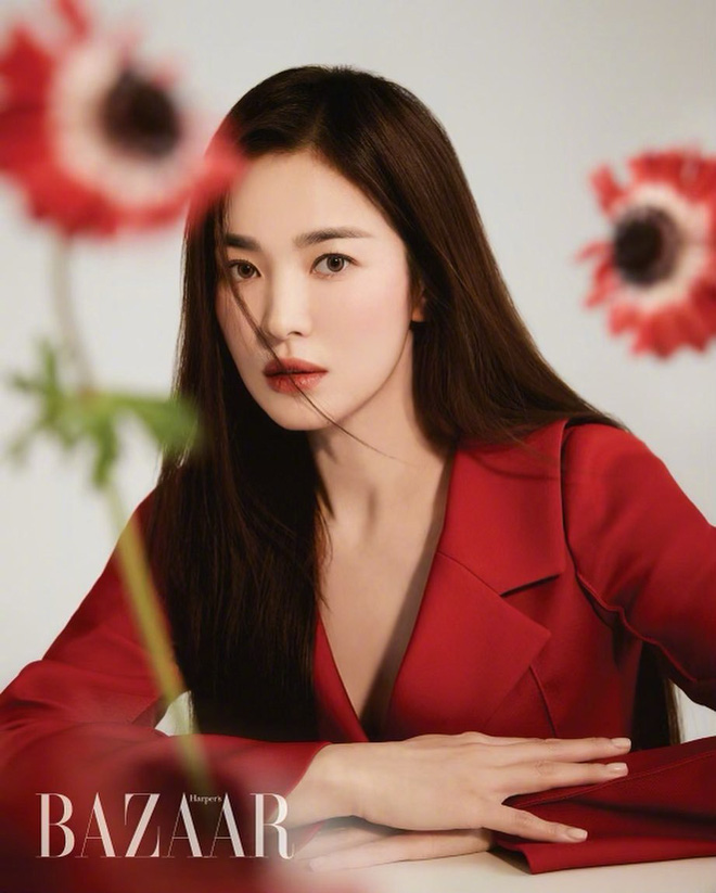 'Dung Ma Ma' của Hoàn Châu Cách Cách lộ ảnh thời xuân sắc, nhan sắc được tung hô ngang ngửa Song Hye Kyo 4 'Dung Ma Ma' của Hoàn Châu Cách Cách lộ ảnh thời xuân sắc, nhan sắc được tung hô ngang ngửa Song Hye Kyo 4