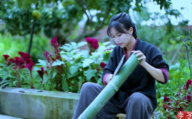 'Tiên nữ đồng quê' Trung Quốc Lý Tử Thất gây thất vọng bởi nhan sắc ngoài đời chỉ ở hạng 'xoàng' 1 'Tiên nữ đồng quê' Trung Quốc Lý Tử Thất gây thất vọng bởi nhan sắc ngoài đời chỉ ở hạng 'xoàng' 1