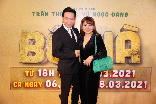 Lê Giang bị 'bóc mẽ' nhan sắc thật hậu thẩm mỹ khi đứng cạnh người em Trấn Thành 1 Lê Giang bị 'bóc mẽ' nhan sắc thật hậu thẩm mỹ khi đứng cạnh người em Trấn Thành 1