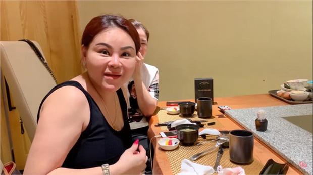 Lê Giang bị 'bóc mẽ' nhan sắc thật hậu thẩm mỹ khi đứng cạnh người em Trấn Thành 3 Lê Giang bị 'bóc mẽ' nhan sắc thật hậu thẩm mỹ khi đứng cạnh người em Trấn Thành 3