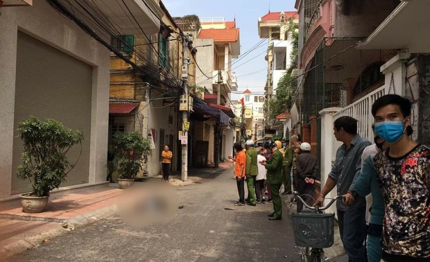 Hải Phòng: Cháu đâm bác gái tử vong, thi thể nằm bên đường vẫn còn con dao găm vào người 3 Hải Phòng: Cháu đâm bác gái tử vong, thi thể nằm bên đường vẫn còn con dao găm vào người 3