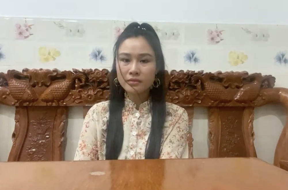 Linh Lan bị chị gái Vân Quang Long 'vạch mặt' chuyện đòi tiền chồng để đi thẩm mỹ làm đẹp 2 Linh Lan bị chị gái Vân Quang Long 'vạch mặt' chuyện đòi tiền chồng để đi thẩm mỹ làm đẹp 2