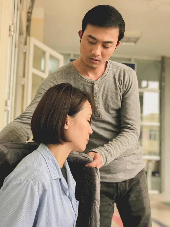 Hướng Dương Ngược Nắng: Nghi vấn Châu mang bầu, Doãn Quốc Đam nhận đứa trẻ là 'con' 5 Hướng Dương Ngược Nắng: Nghi vấn Châu mang bầu, Doãn Quốc Đam nhận đứa trẻ là 'con' 5