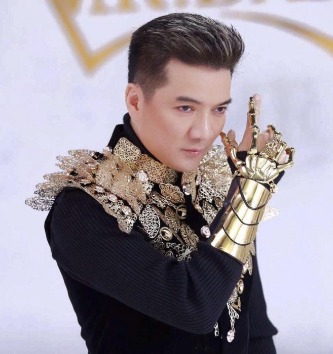 Xôn xao hình ảnh Đàm Vĩnh Hưng chuyển giới, nhan sắc xinh đẹp tựa 'kiều nữ' Lý Nhã Kỳ 7 Xôn xao hình ảnh Đàm Vĩnh Hưng chuyển giới, nhan sắc xinh đẹp tựa 'kiều nữ' Lý Nhã Kỳ 7