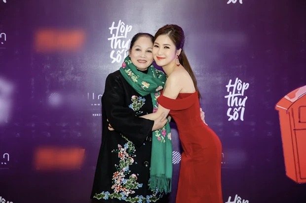Thực hư chuyện Chi Pu bị NSƯT Hà Thủy 'đuổi thẳng cổ' sau 2 ngày học thanh nhạc, 'chính chủ' lên tiếng nói gì? 1 Thực hư chuyện Chi Pu bị NSƯT Hà Thủy 'đuổi thẳng cổ' sau 2 ngày học thanh nhạc, 'chính chủ' lên tiếng nói gì? 1