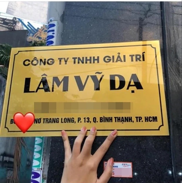 Tin sao Việt hot nhất MXH 12/3: Nhã Phương công khai ảnh tình tứ bên Trường Giang, Lâm Vỹ Dạ mở công ty giải trí 2 Tin sao Việt hot nhất MXH 12/3: Nhã Phương công khai ảnh tình tứ bên Trường Giang, Lâm Vỹ Dạ mở công ty giải trí 2