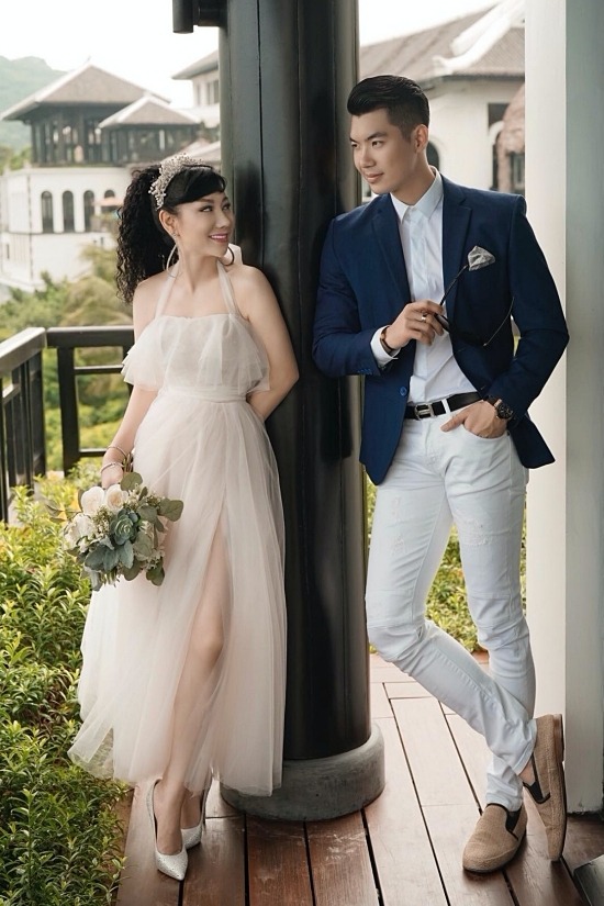 Cuộc sống hậu kết hôn với bà xã đại gia kém 15 tuổi của nam thần Trương Nam Thành 2 Cuộc sống hậu kết hôn với bà xã đại gia kém 15 tuổi của nam thần Trương Nam Thành 2