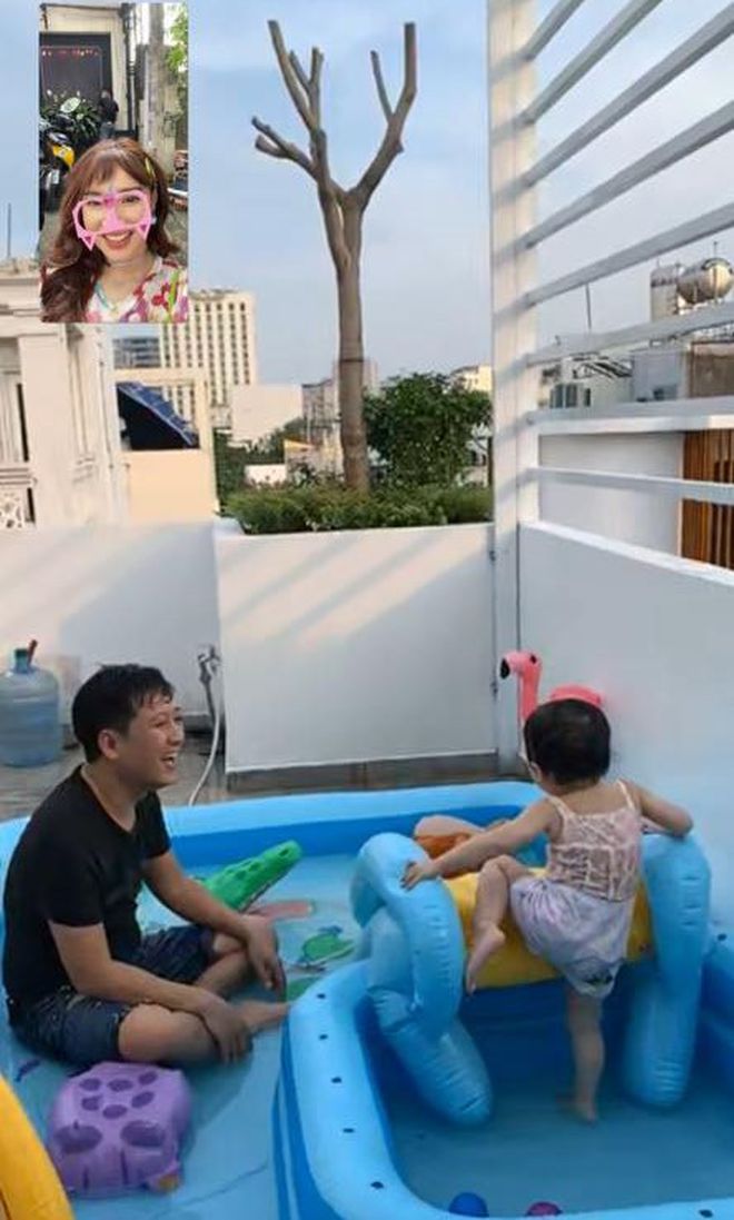 Nhã Phương lòng đầy day dứt chỉ vì một hành động đáp trả tấm chân tình của ông xã Trường Giang 3 Nhã Phương lòng đầy day dứt chỉ vì một hành động đáp trả tấm chân tình của ông xã Trường Giang 3