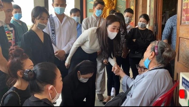 Phương Lê kể chuyện Phan Minh Lộc vẫn muốn giữ trọn lời hứa với Lỹ Nhã Kỳ mặc cho hoàn cảnh khó khăn đang bủa vây 4 Phương Lê kể chuyện Phan Minh Lộc vẫn muốn giữ trọn lời hứa với Lỹ Nhã Kỳ mặc cho hoàn cảnh khó khăn đang bủa vây 4