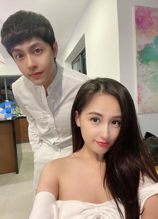 Chẳng còn giấu giếm, Noo Phước Thịnh hé lộ khoảnh khắc nũng nịu cực 'tình' của Mai Phương Thúy, chuyện 'yêu lại từ đầu' nay đã chắc nịch? 1 Chẳng còn giấu giếm, Noo Phước Thịnh hé lộ khoảnh khắc nũng nịu cực 'tình' của Mai Phương Thúy, chuyện 'yêu lại từ đầu' nay đã chắc nịch? 1