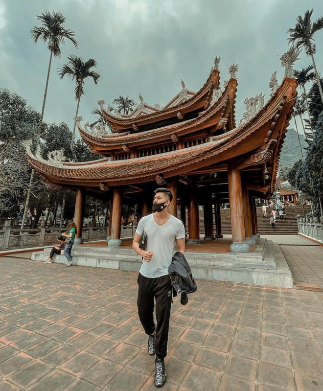 Giữa nghi vấn tái hôn với tình trẻ, Lệ Quyên dắt tay Lâm Bảo Châu ra Bắc cùng làm điều đặc biệt 3 Giữa nghi vấn tái hôn với tình trẻ, Lệ Quyên dắt tay Lâm Bảo Châu ra Bắc cùng làm điều đặc biệt 3