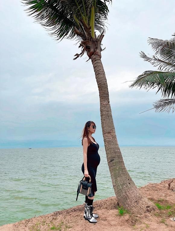 Quế Vân bầu 6 tháng mà vẫn cuốn hút. Ảnh: FBNV Quế Vân bầu 6 tháng mà vẫn cuốn hút. Ảnh: FBNV