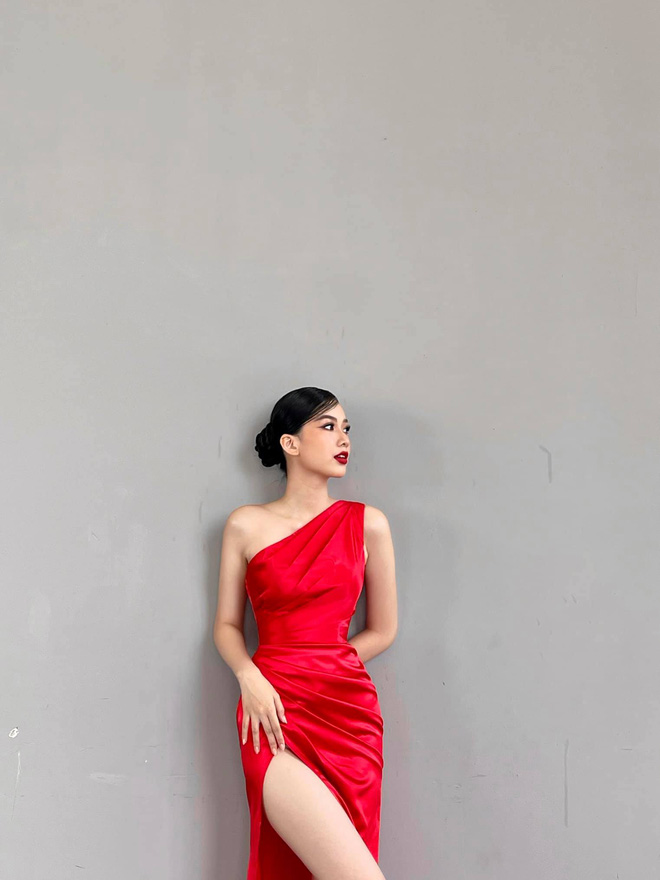 Người đẹp sở hữu làn da trắng ngần. Ảnh: FBNV Người đẹp sở hữu làn da trắng ngần. Ảnh: FBNV