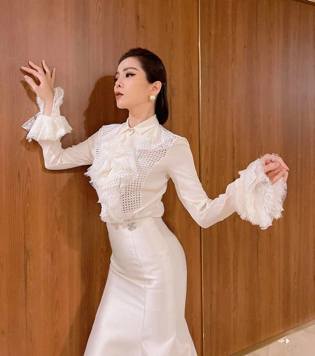Lệ Quyên trải lòng về lựa chọn rời xa 'quê cha đất tổ' để lập nghiệp giữa lúc gặp áp lực yêu đương với tình trẻ Lâm Bảo Châu 3 Lệ Quyên trải lòng về lựa chọn rời xa 'quê cha đất tổ' để lập nghiệp giữa lúc gặp áp lực yêu đương với tình trẻ Lâm Bảo Châu 3